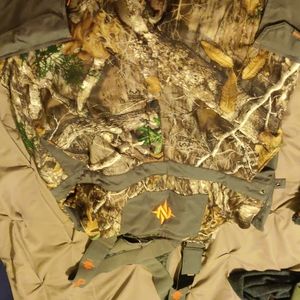 Nomad Harvester XL Jacket and XL Bibs